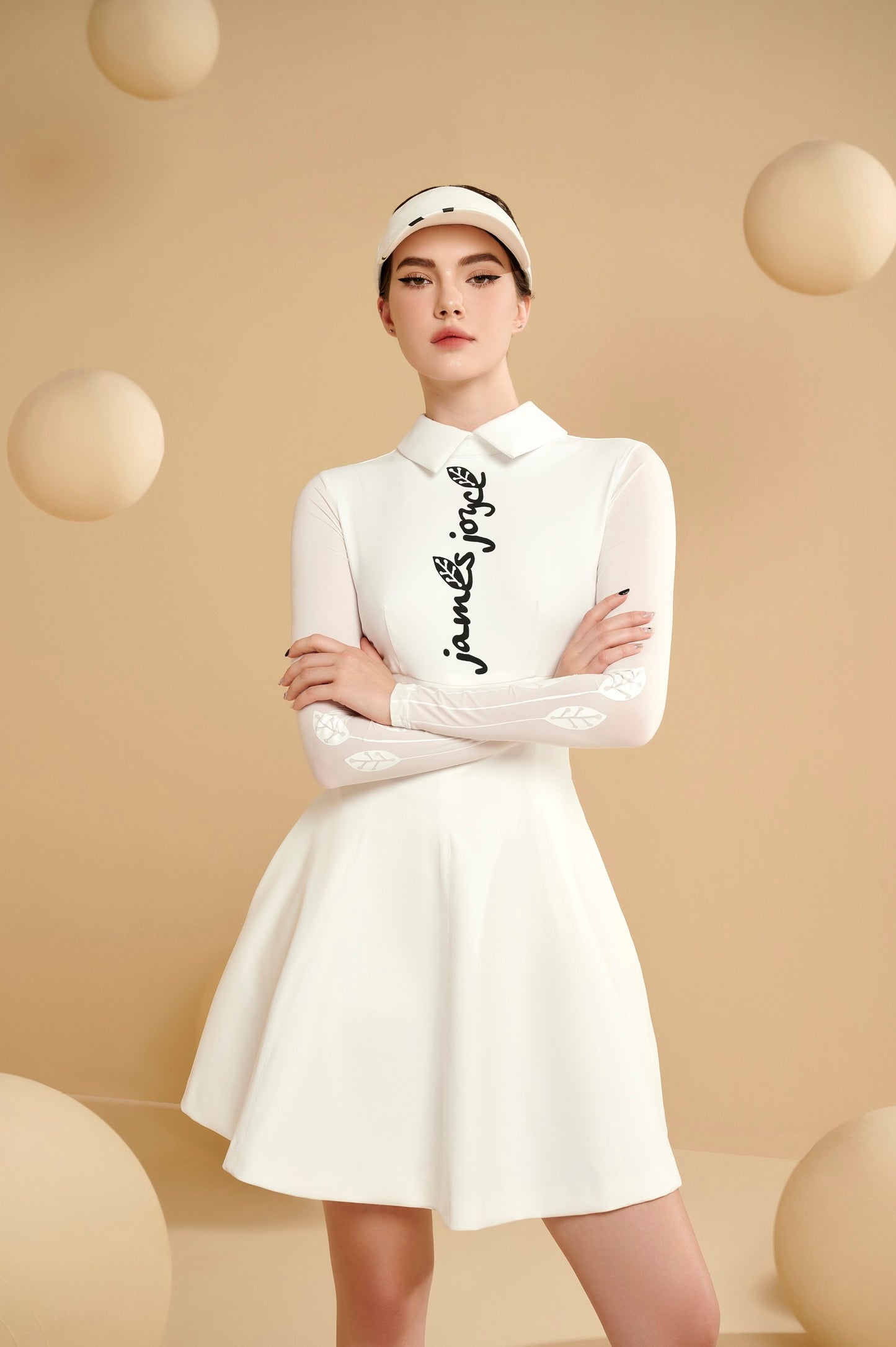 女式雏菊白色连衣裙