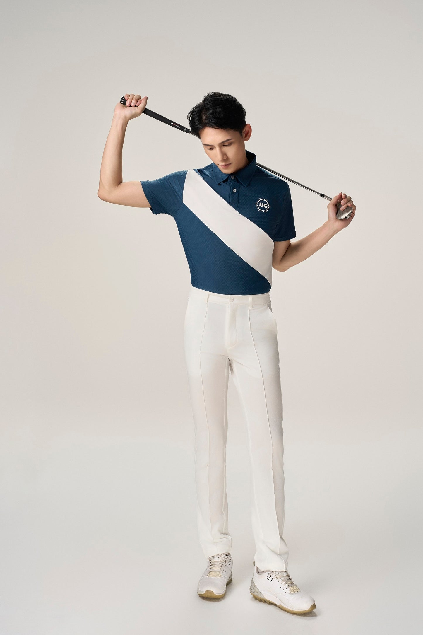 男士绿头鸭 & 白色 Polo 衫