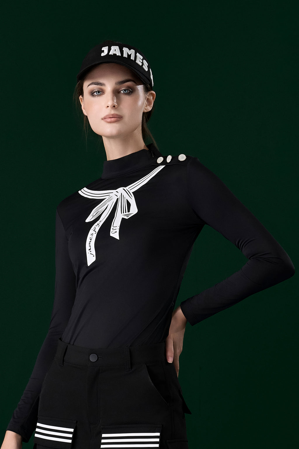 蝴蝶结黑色衬衫