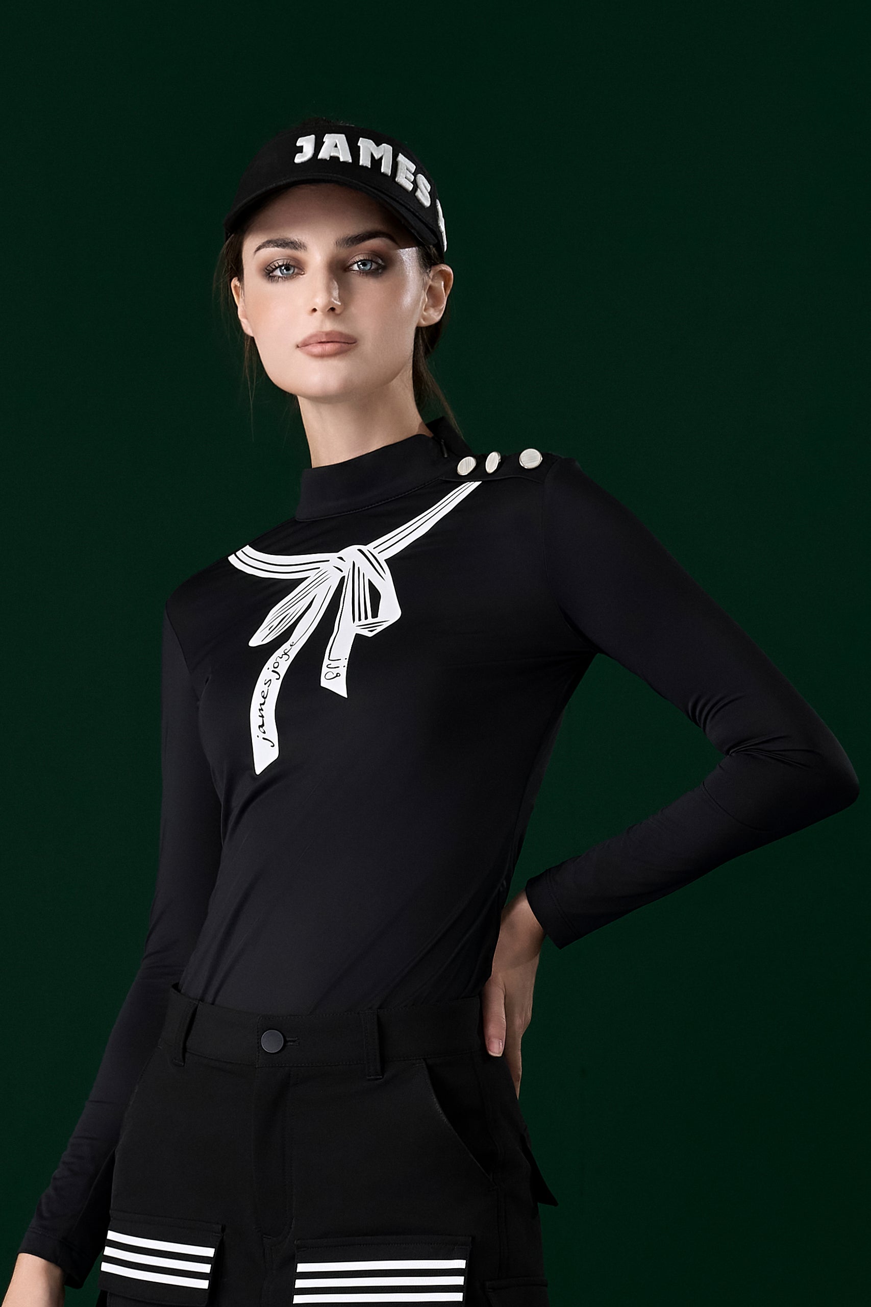 蝴蝶结黑色衬衫