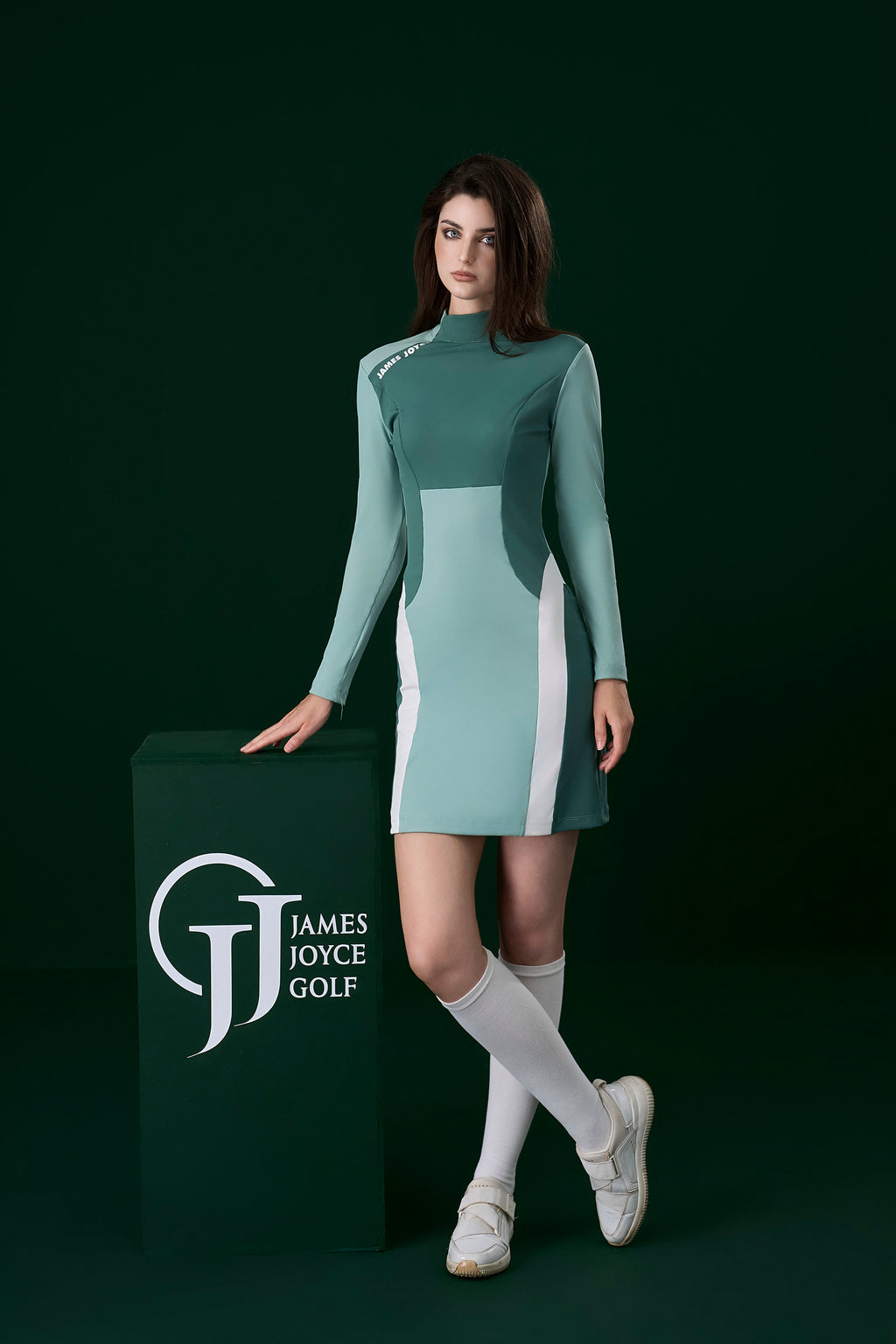 청록색 여성 드레스