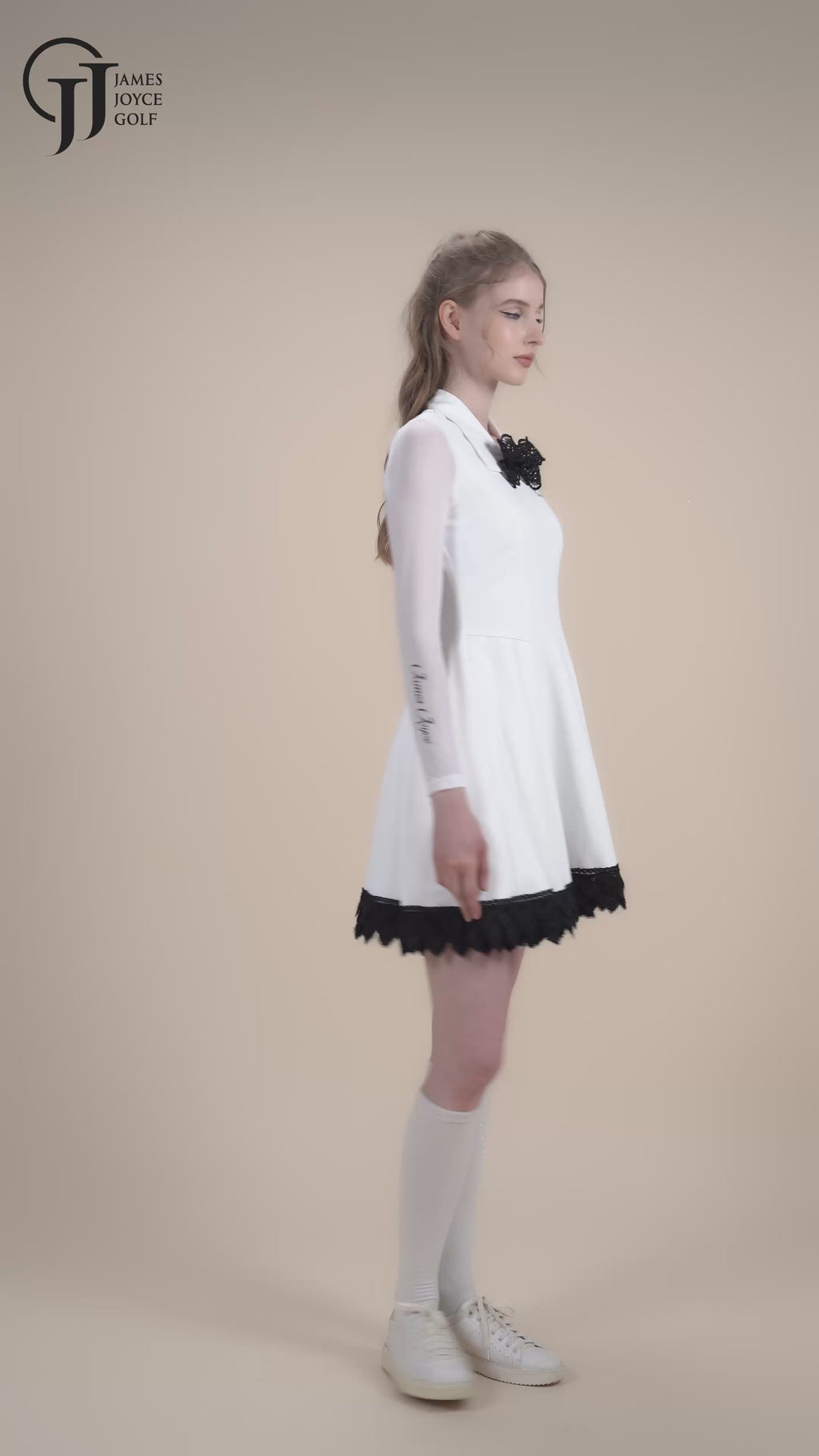 白色蕾丝连衣裙