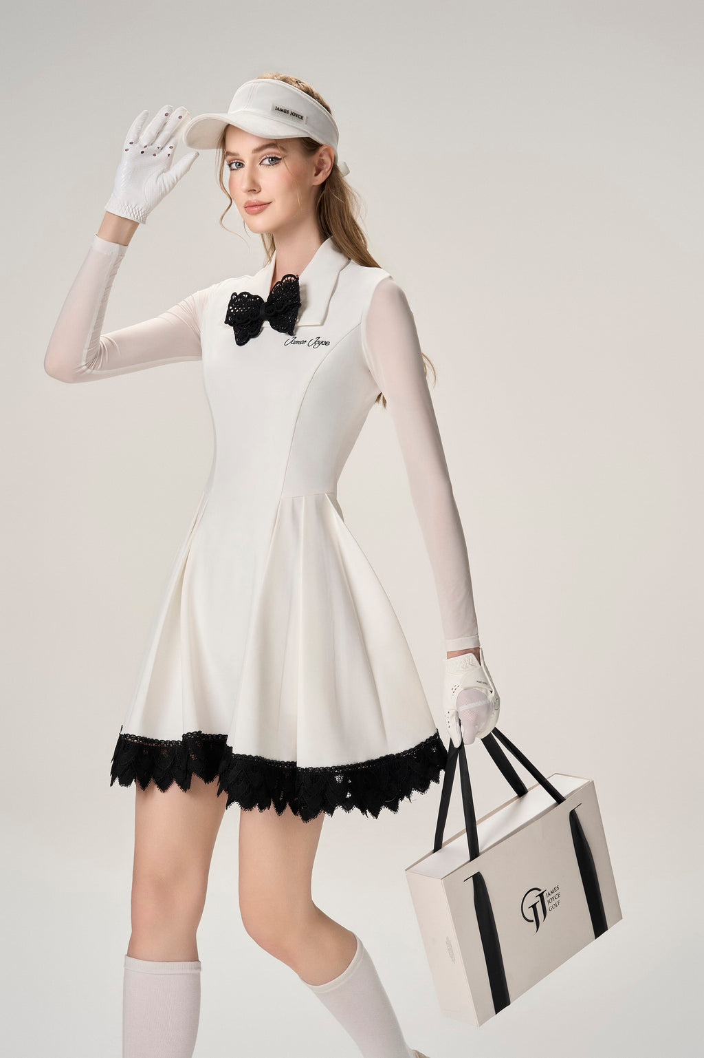 白色蕾丝连衣裙