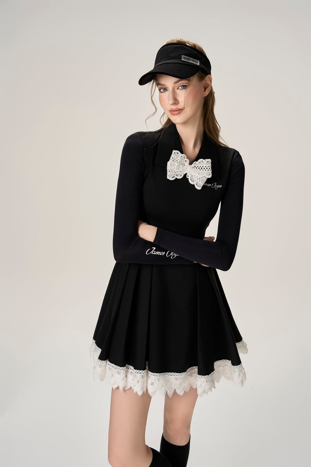 黑色蕾丝连衣裙