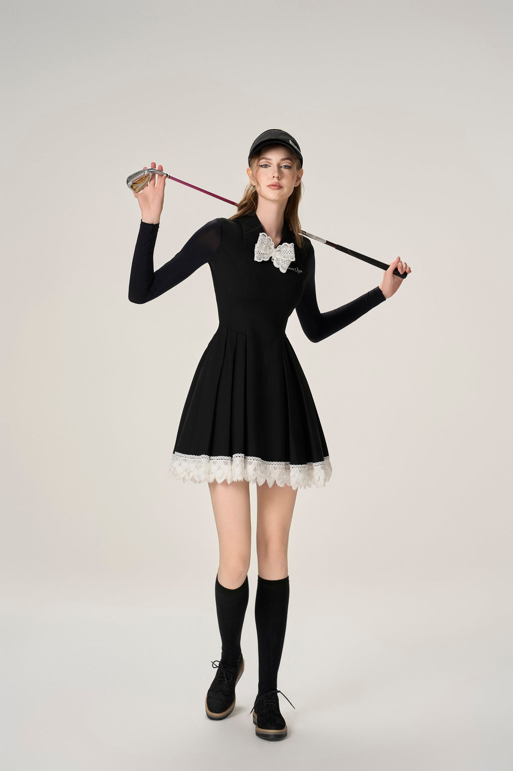 黑色蕾丝连衣裙