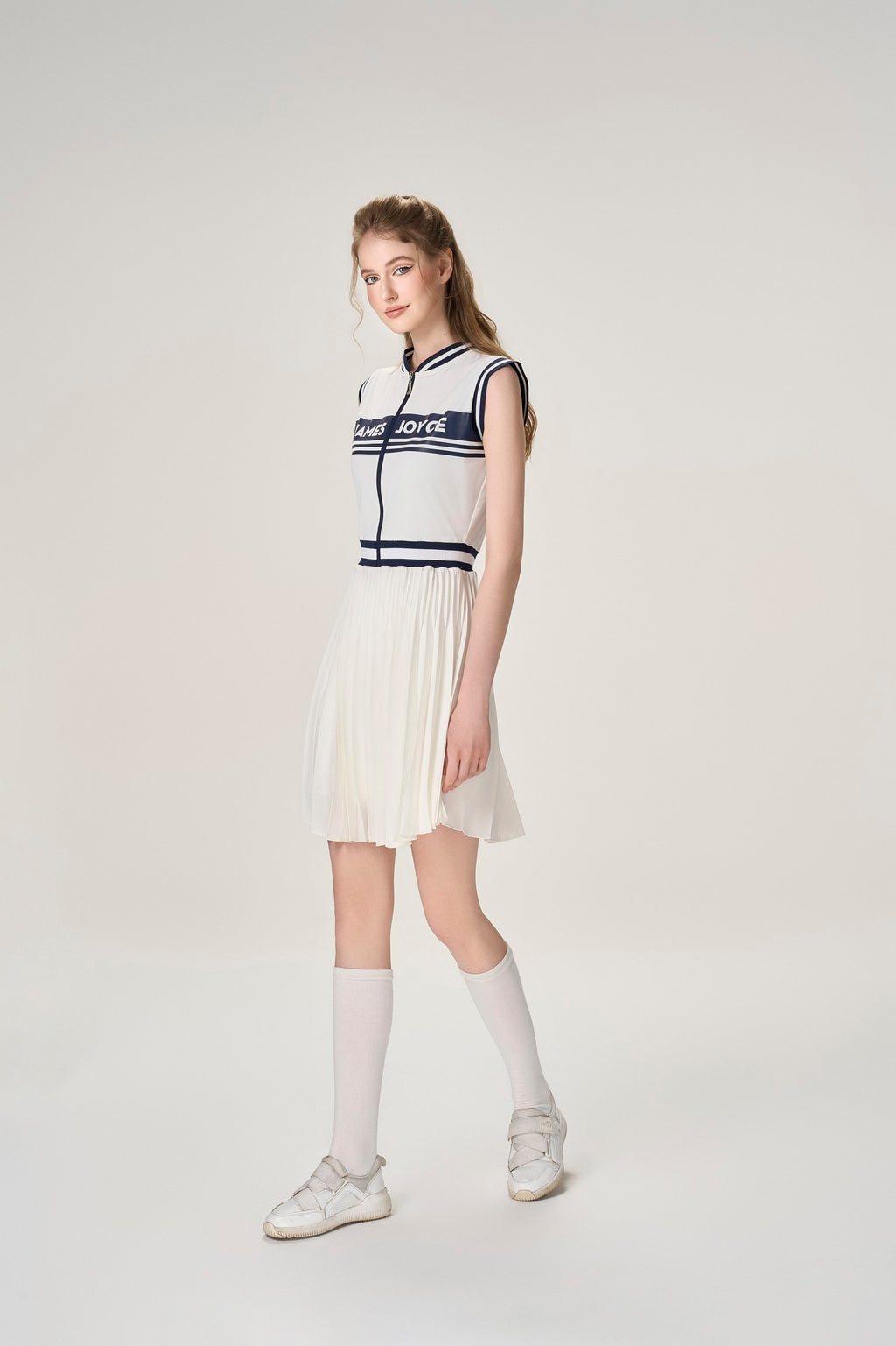 女式海军蓝连衣裙